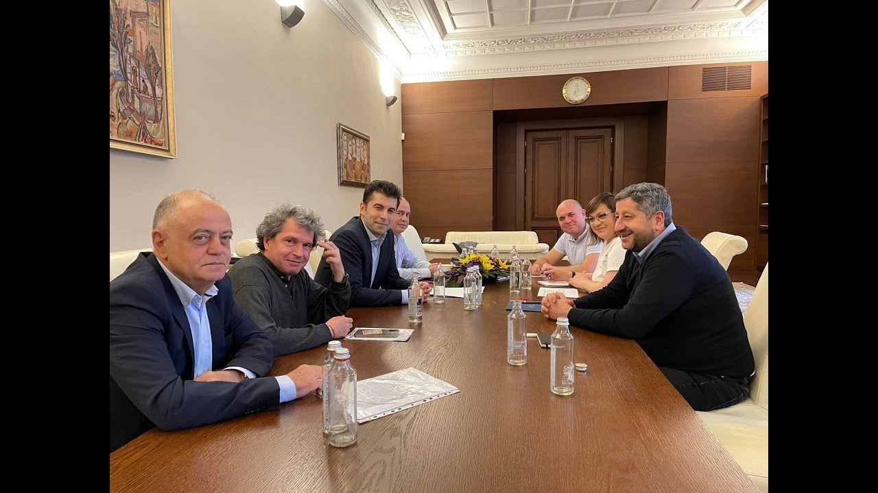 А вий... вий сте идиоти!