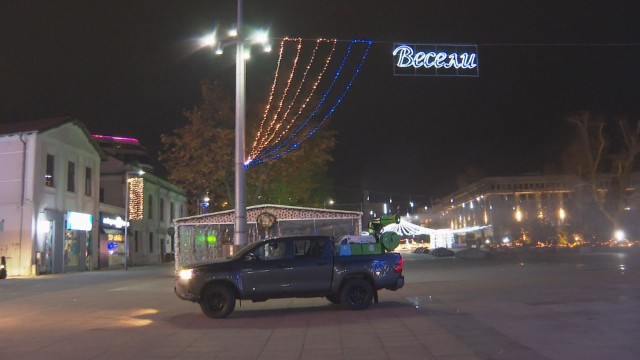 Мащабна дезинфекция: Пръскат с аерозол заради COVID-19 в Бургас