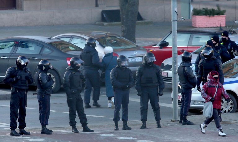 Полицаи и военни в Беларус: Изпълнявахме престъпни заповеди