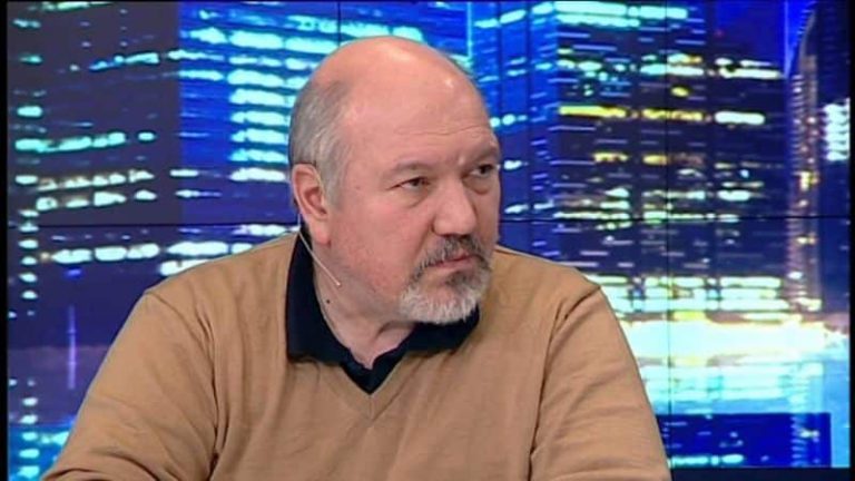 Проф. Александър Маринов: Премиерът подтиква президента да наруши Конституцията