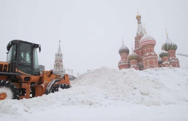 Близо 60 см снежна покривка в Русия