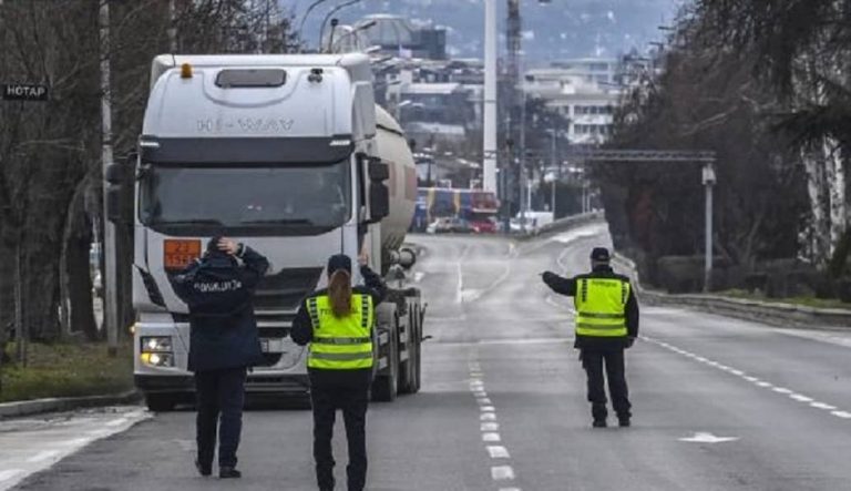 Македонската полиция блокира Скопие, издирва братовчед на Груевски