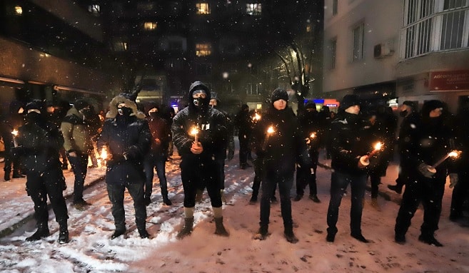 Бдение с факли пред къщата на ген. Луков