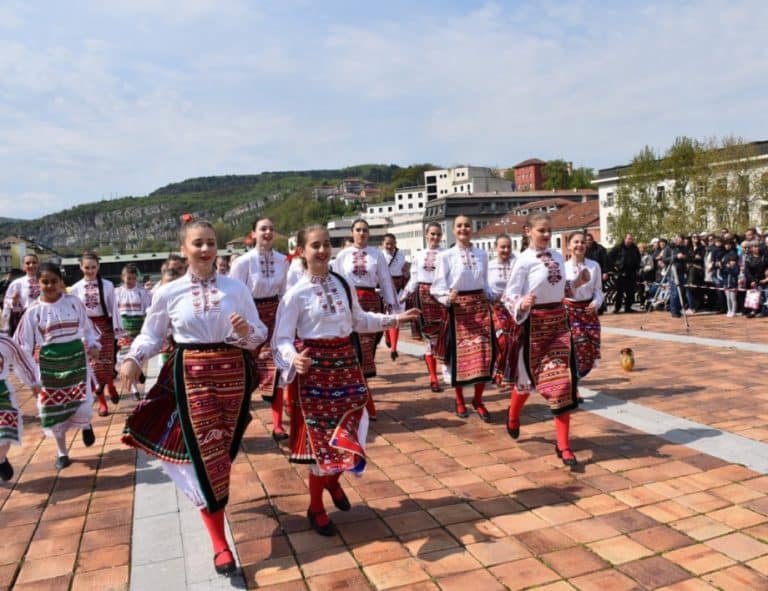 Ловеч отменя масовите мероприятия за Цветница