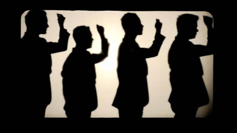 Неудобният въпрос! Кой всъщност дърпа конците в България?