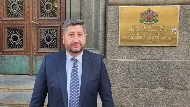 „Демократична България“ се оказаха в задънена улица – или Румен Радев, или мафията ГЕРБ