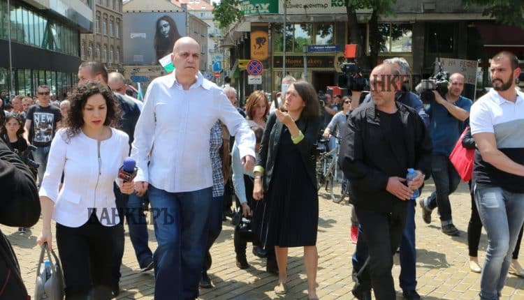 Сингапурската мечта на Слави Трифонов – неолибералин модел и   авторитарно управление в една де факто еднопартийна система