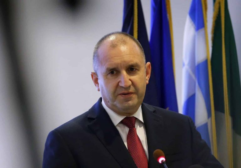 Метаморфозата на Румен Радев – между Москва, НАТО, протестите и изборите