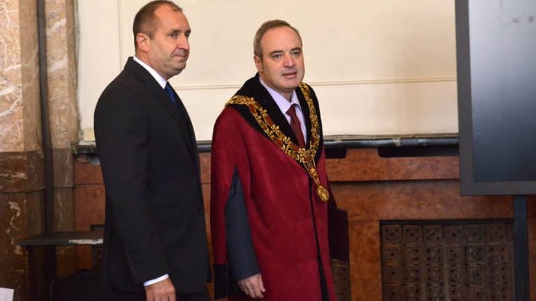 Радев срещу Герджиков – две различни форми на живот