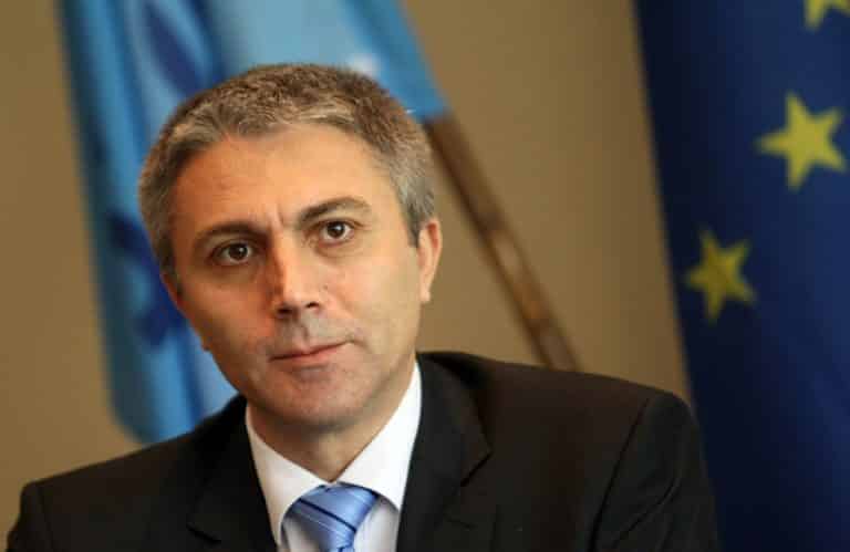 „Историческата“ номинация на Мустафа Карадайъ: Чии национални интереси представлява?