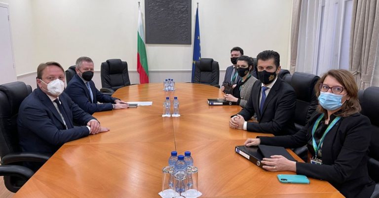 Различен прочит: Кирил Петков продал България още през февруари