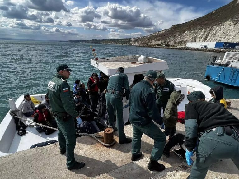 Натиск от Изток: Бежанците потопиха Странджа, разплискват и Черно море