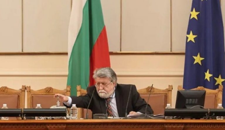 Вежди Рашидов хвърли оставка