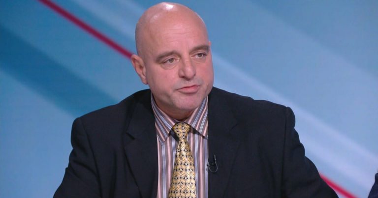 Пернишкият прокурор Бисер Михайлов с проблемния син вкара жена си в болница, прибраха го