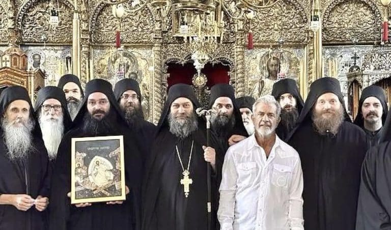 Български монаси съветват Мел Гибсън за продължението на „Страстите Христови“