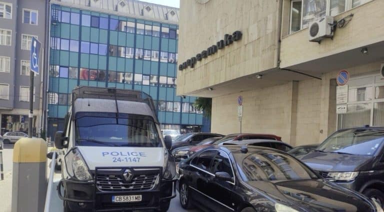Антикорупционната комисия с акция в Министерството на енергетиката